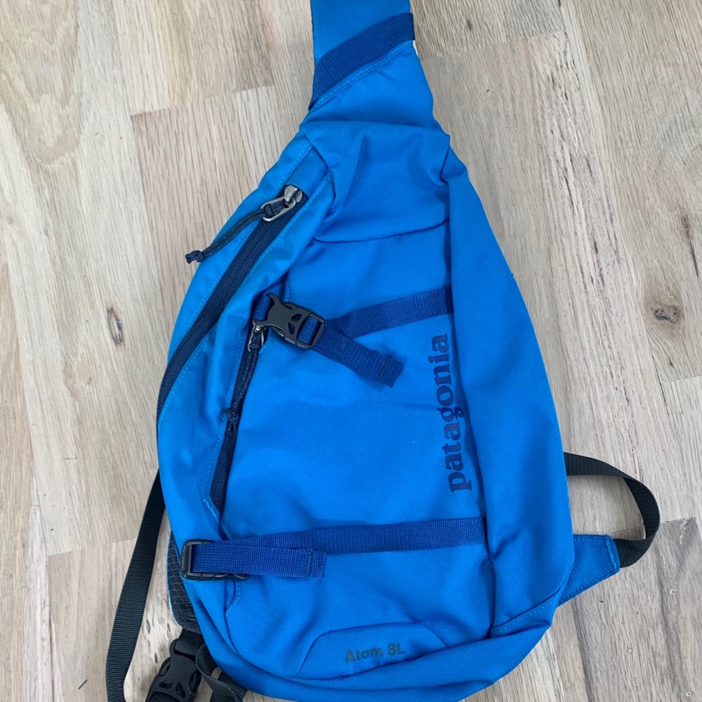 Patagonia Atom Sling 8L— Blue